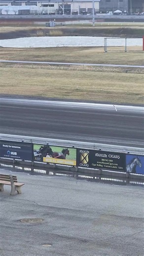 A different look at the Meadowlands - afternoon racing! #meadowlandsracetrack #harnessracing #playbigm