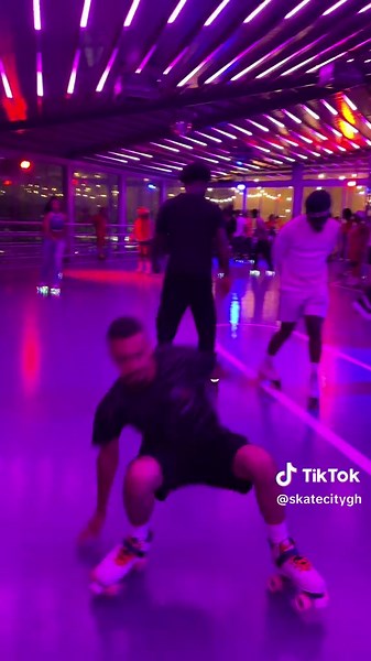 Hilarious Roller Skating Fails and Tricks