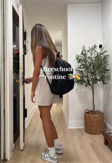 my afterschool routine vlog 📚✏️ aesthetic skincare grwm asmr in my hello kitty kawaii room 💖 #dailyroutine #grwm #asmr #skincare #aesthetic @7-ELEVEn @Avatara Skin @laneige_us @White Fox Boutique @Dr Pepper @Mint and Lily @American Eagle @Claire's @Roblox @Nike