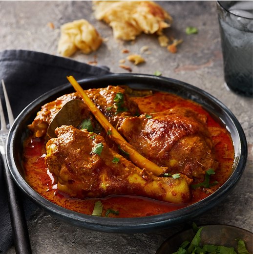 Creamy, chickeny Kapitan Chicken Curry... how to make one of the world's greatest curries easily at home🤗🍗💥🌶 | Marion Grasby