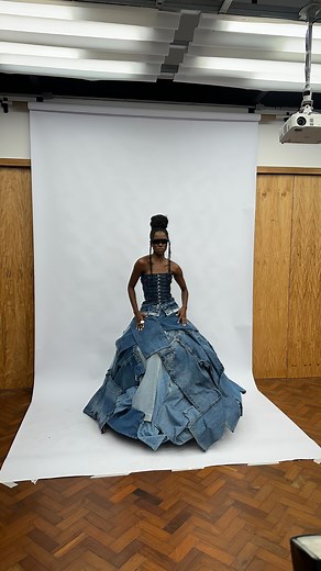 Marcelo Mariani on Instagram: "your denim dream, upcycling couture Finalmente formado, e só tenho a agradecer por todas as etapas dessa jornada @iedrio Para o trabalho final, escolhi não tão obviamente, contar sobre minha trajetória, em looks, com o upcycling e o jeans em suas formas mais cruas & experimentais. Agradecimento especial a @vicunhabrasil & @guiajeanswear que me apoiaram com os jeans para o projeto e acreditaram no meu trabalho A minha família e meus amigos, que mantém nos trilhos me