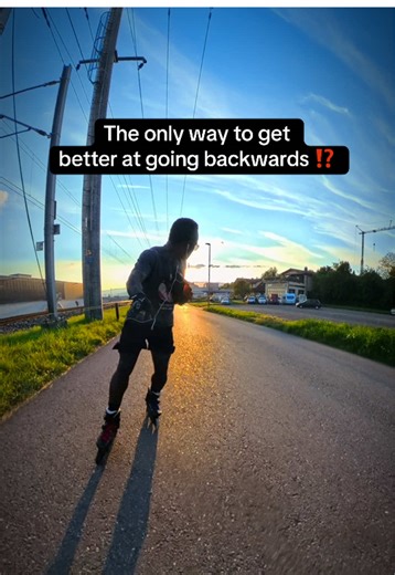How to skate backwards! #rollerblading #inlineskating #rollerskating #rollerskates #rollerblades