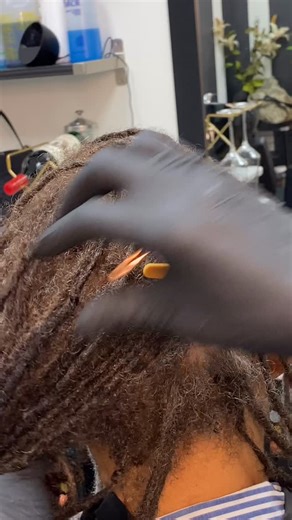 Transformation Monday 🌿✨ My client came in with some loose and unruly strands, those beautiful gray hairs have a mind of their own! 😅 We decided to bring her locs back to life using the interlock method. This technique helps secure those loose hairs, tighten the base, and restore that clean, radiant look.💪🏾💜 🔗 Tap the link in bio to book your maintenance 📅 Appointments fill fast don’t wait to refresh your crown #TransformationMonday #RadiantRootsLocs #LocMaintenance #InterlockMethod #LocT