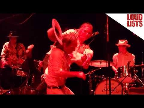 When Bands "Disagree" On Stage