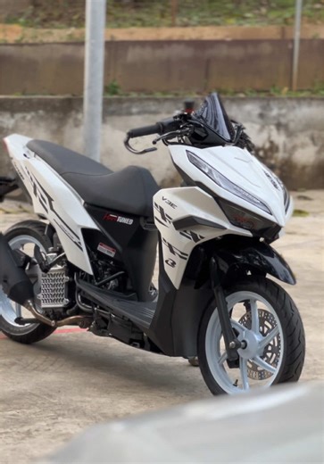 Honda Click vs. Vario: Should You Use a Visor?