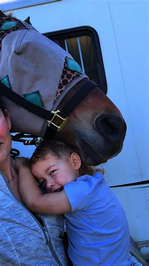 April Rhea (@runaway_roan89)’s videos with original sound - Mike