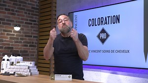 🙅‍♀️ Adieu aux colorations pharmacies aux résultats insatisfaisants ! Découvrez notre nouvelle gamme de coloration, élaborée pour vous offrir une expérience digne d'un salon chez vous. ✅ couverture totale des cheveux gris à 100 % ✅ simple à utiliser, créé pour la maison ✅ économique (chaque tube généreux de 100 ml permet 2 applications) ✅ qualité professionnelle ✅ brillance incomparable, couleur éclatante durable. ✅ Testée dermatologiquement 🖥️ Explorez nos tutoriels pour découvrir tous les se