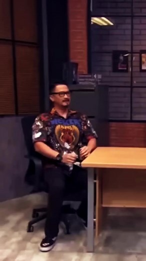 573K views · 10K reactions | Fluffing a Duck Kevin MacLeod (incompetech.com) Licensed under Creative Commons: By Attribution 3.0 License - Music promoted by - #LapokPakReels #storylaporpak #LaporPak #laporpakreels #ayutingting #suryainsomnia #storylaporpak | Story Lapor Pak | Facebook