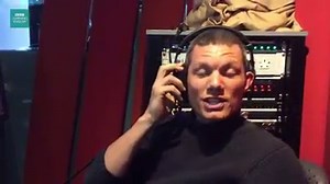 What is Dan doing and why is Rob ‘out of order’? Watch this and if you’re still not sure what ‘out of order’ means, have a look at The English We Speak https://bbc.in/2GNYOLM #bbclearningenglish #learnenglish #speakingenglish #vocab #phrases #elt #esl #outoforder | BBC Learning English