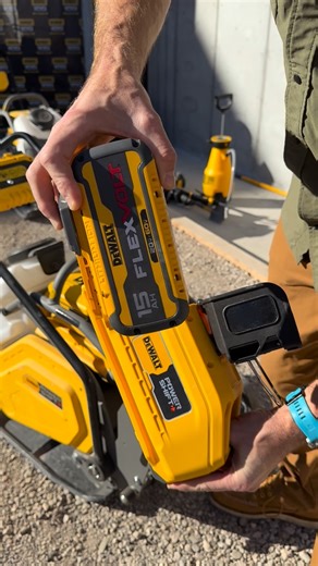 88K views · 4K reactions | DeWalt Power Shift high demand cordless tools can be powered by FlexVolt 60v batteries in a pinch, if you need a bit more runtime to finish a job. @dewalttough | TOOLS by Design | Facebook