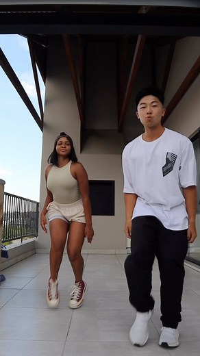 192K views · 1.8K reactions | Happy Feet  • • • • #dance #legwork #ujonesfam #afrobeats #challenge #reels #reelssa #trend #soso | The Jones's | Facebook