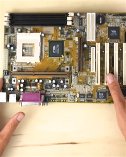 175K views · 560 reactions | How To Make A Clock with A Motherboard | DIY & Crafts | Facebook