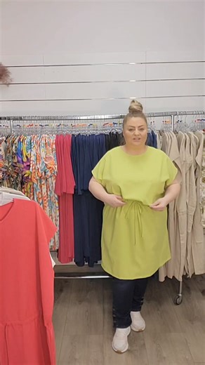 7.8K views · 60 reactions | Ostatnie sztuki 69 zł Magda ma na sobie 54/56 | Centrum Mody XXL | Facebook