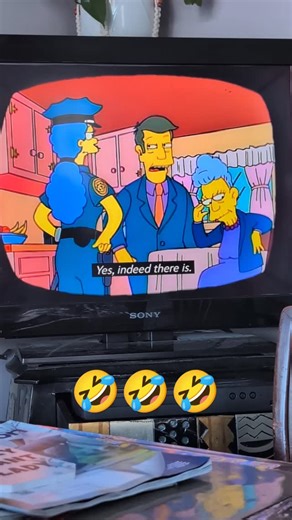 Lisa Goldberg on Instagram: "🤣🤣🤣 Season 6 is the best season of the Simpsons by far...if you disagree, that's a paddling 🛶 #fypシ #fypシ❤️💞❤️ #simpsons"