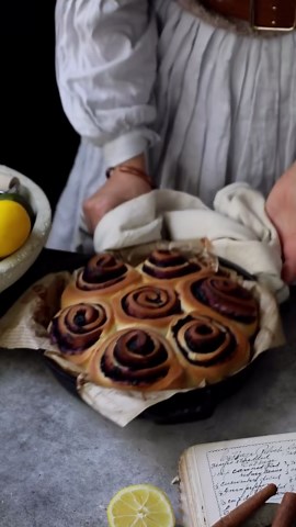 Betul Tunc on Instagram: "Start your mornings with these delightful Blueberry Breakfast Rolls, an ideal treat for a large family gathering. They’re simple to make and absolutely delicious, perfect for bringing smiles to your Thanksgiving breakfast table. Blueberry Breakfast Roll Ingredients 2 tsp (6g) instant dry yeast 1/2 cup (110ml) warm milk 4 tbsp (58g) sugar 2 1/2cups (325g) bread flour Pinch of salt (2g) 2 eggs 1 tsp (4g) vanilla 4 tbsp (56g) butter For the Blueberry Purée: 2 cups fresh bl