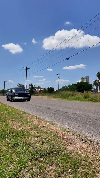 1993 Chevy OBS I 4/6 Lowering Kit. #1993 #90 #90s #90sthrowback #obs #chevyobs #chevyobstrucks #chevytrucks #silverado #silverado1500 #droppedtrucks #droppedchevy #loweringkit #ihc #ihcsuspension #fypage