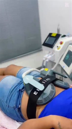 TOWN CENTER MEDICAL on Instagram: "The dynamic Trio you didn’t know you needed! 🍋💎✨ We’re combining the power of Lemon Bottle Fat Dissolving with Ultrasonic Cavitation and Emslim for the ultimate body sculpting experience. How it works: Lemon Bottle: A premium injectable solution that breaks down stubborn fat cell membranes using natural ingredients like Riboflavin (B2). Body Cavitation: Uses ultrasound waves to create microbubbles that “burst” fat cells, helping the Lemon Bottle solution abso