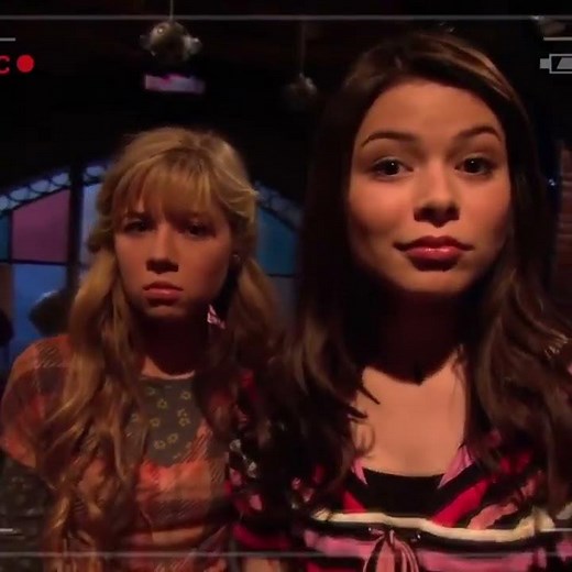 Stan Twitter: 2 girls staring into the camera