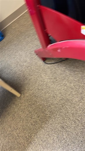 I just shared a new video featuring one of my favorite early exercises after a total knee replacement—the Cybex ARC Trainer. If you’ve ever been to Planet Fitness or most commercial gyms, you’ve probably walked right past it… but for knee rehab, this machine is pure gold. . The ARC Trainer is weight-bearing, but there’s zero impact, which makes it a perfect bridge between early therapy and normal walking. What makes it stand out is that it doesn’t require as much knee flexion as a stationary bik