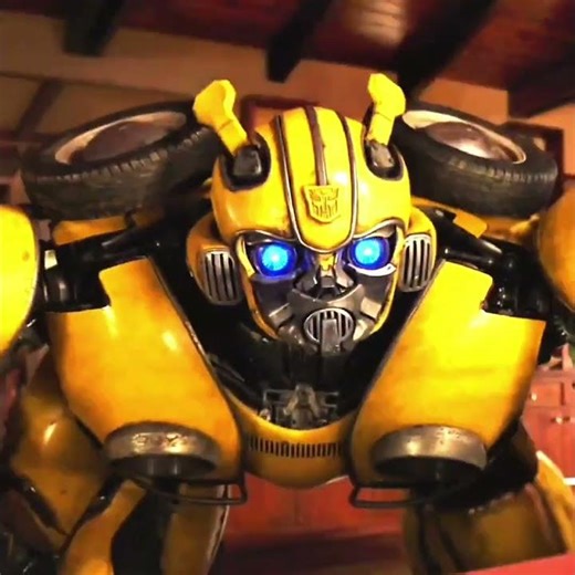 When a machine can’t speak, but feels everythin 🤖🌑 Bumblebee (2018) #trending #filmanalysis #shorts
