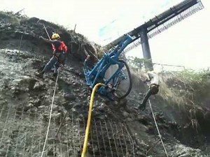 Perforación en Altura para la colocación de anclajes al terreno