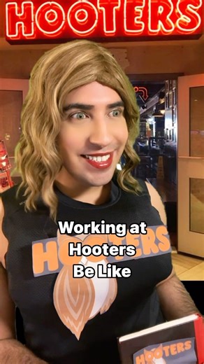 20K views · 5.4K reactions | Working at Hooters be like. #hooters #reels #customerservice #restaurant #server #hootersgirl #reelsvideo #comedy | Izzy Insane | Facebook