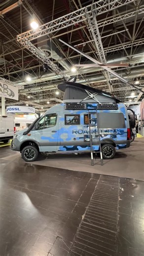 CamperOnLine on Instagram: "Pössl Roadstar X . 593 x 202 x 310 cm 3500 kg 2 posti 💺 2 + 2 posti letto 🛏️ Prezzo a partire da: 103.519 € . #camperonline #reisemobil #husbil #urlaub #karavan #furgo #furgonato #vanlife #adventure #4x4 #possl #pössl"