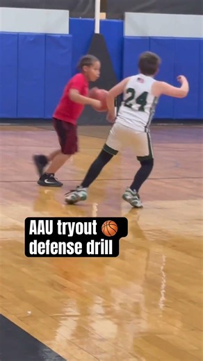 AAU Tryout Rep 🏀 | Offense vs Defense one on one #basketball #sports #shorts