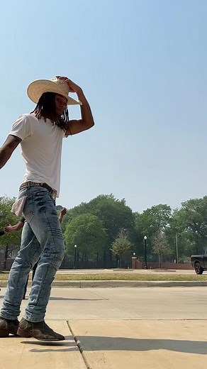 Know it go down on Friday Nights 🔥 @_tmgproductions with the new moves 🔋#kinggeorge #fridaynight #newtrend #etx #foryou #fypシ゚viral #TMG