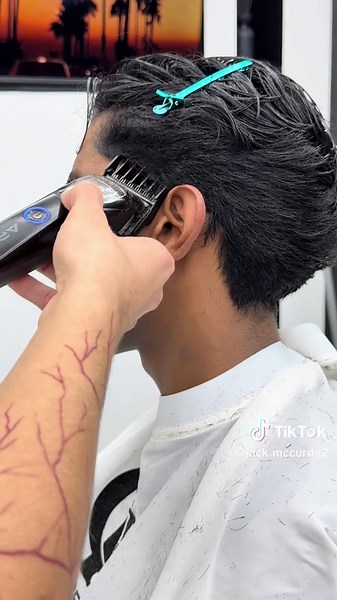 Mastering the Blowout Taper: Barbering Techniques