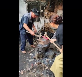 Blacksmiths make awesome ASMR rhythm while bashing metal