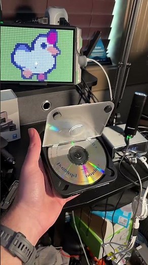 Relive the 90s in HD! This portable CD player has Bluetooth 5.3, USB playback & 6hr battery