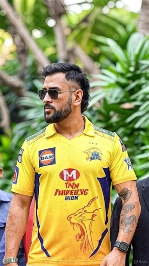 MSD CRICKET 07 on Instagram: "1997년 개봉한 영화 Titanic은 잭과 로즈의 운명적인 사랑을 통해 비극 속에서도 오래 남는 감정의 깊이를 보여주는 작품입니다. 화려한 연출보다 인물의 감정에 더 집중한 제임스 카메론 감독의 스타일은 지금 다시 봐도 묘하게 가슴을 울리죠. 배가 침몰하는 장면이 아닌, 두 사람이 서로를 바라보던 순간들이 더 강하게 기억에 남는 영화이기도 합니다. 이 감정을 완성해주는 곡이 바로 셀린 디온의 *“My Heart Will Go On”*입니다. 처음 들으면 잔잔한데, 어느 순간 자연스럽게 가슴이 벅차오르는 느낌을 줍니다. 특히 후반부의 고조되는 보컬은 영화 속 잭과 로즈의 마지막 장면과 겹쳐지면서 괜히 마음이 서늘해지기도 하고요. 많은 분들이 “이 노래가 나오면 왜 그 장면이 자동으로 떠오르는지 모르겠다”고 말하는데, 그만큼 영화와 음악이 자연스럽게 얽혀 있는 곡입니다. 1998년 아카데미 주제가상을 비롯해 여러 상을 휩쓴 건 단지