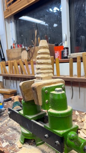 Christmas tree carving on Christmas Day. #woodcarving #art #christmascraft #carving #carvingwood creative | Natewoodsculpting