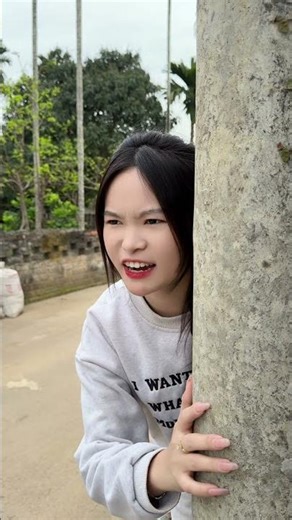 My girlfriend is chasing after another guy.