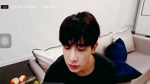 [V LIVE]180630 #MONSTA_X #WONHO วอนโฮฝากข้อความถึงแฟนชาวไทยในไลฟ์ด้วยค่ะ แงงงน่าร้ากกกกกกกกกกกกกกก | MonXอันยอง