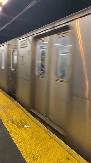 MTA R142 4 train action at 149st Grand Concourse ( in the middle track )