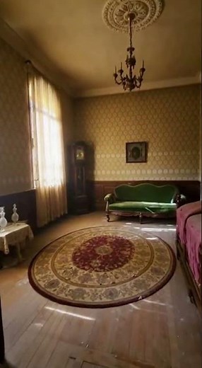 Hidden Apartment Found in an Abandoned 1890s Victorian Mansion
