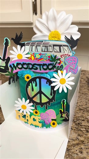 This cake was made with so much love and intention. A Woodstock-inspired, tie-dye, flower child cake created in honor of a beautiful soul who is deeply missed but never forgotten. ✌️🌈 Every swirl of color, every daisy, and every detail represents peace, love, and the free spirit they carried so effortlessly. Creating this was more than baking, it was a tribute, a remembrance, and a small way to celebrate a life that continues to shine through memories and love. Holding space for those we’ve los