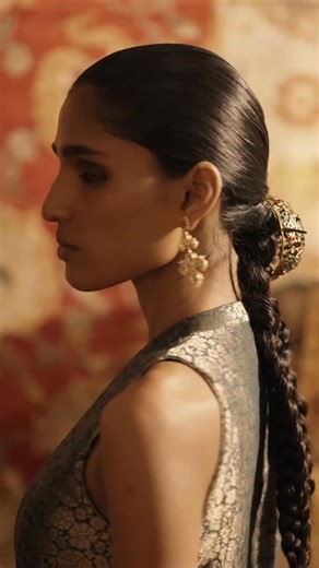 CRAFTS OF INDIA 2025 A confluence of age-old craft techniques comes alive in our Crafts of India 2025 collection. The indigenous crafts of handwoven Benarasi to handcrafted Bandhani carry with them stories of heritage, while meticulously hand-block printed Ajrakh & hand-embroidered SEWA are an expression of grit & determination. Reimagined on silhouettes that evolve with time & complement the spirit of the modern Indian woman, these crafts are practiced, preserved & perfected across generations 