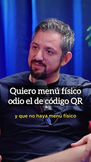 Quiero menú físico, odio el de código QR #podcast #comedia #humor #culiacan #comida #restaurant