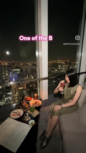 One of Tokyo’s BEST rooftop bars offering a spectacular view of Tokyo city! 🤩🍸 Perched on the 52nd floor of Toranomon Hills, @andaztokyo Rooftop Bar terrace offers unobstructed, sweeping views of Tokyo’s twinkling city stretching far out towards Tokyo Bay 💫🌉 Good music and creative curated cocktails revolving around seasonal fruits and teas are the other notable highlights. 🎶🍹🥃 Guests can also enjoy selected Japanese items from Andaz’s THE SUSHI restaurant along with salads, sandwiches, b