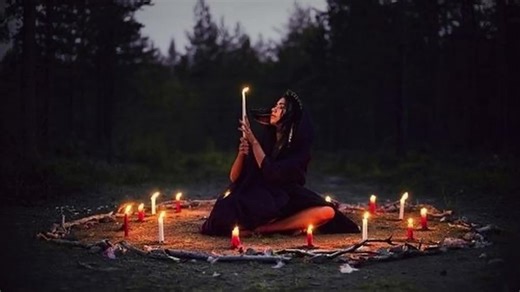 🌑 Moon Circle 🌕 Join our Bi-Monthly Moon Circle! Watch Live on YouTube, Facebook and Twitch to discover the energy of that specific lunation and how you can use it to enhance your life! 🌑The day before each Full & New moon @ 5pm CST!🌕 See our Calendar 📅 for RSVP info! #witch #witchesofinstagram #witchcraft #pagan #magic #covenofthefourwinds #wicca #witchyvibes #tarot #witchy #moon #witches #art #magick #mooncircle #love #witchythings #occult #crystals #spirituality #wiccan #spiritual #natur