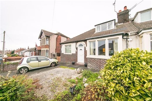 I tour spacious 1930s bungalow with three reception rooms and a huge private garden