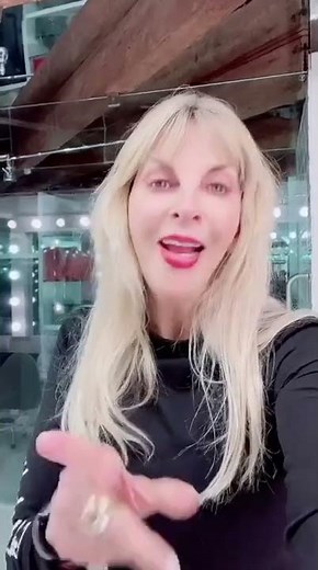 Génesis Rodriguez, hija del cantante José Luis Rodríguez “El Puma” Triunfa en el mundo actuando