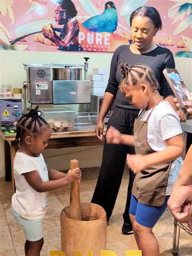 Back in the days 🍫🤎 This is how our grandparents made chocolate — cocoa crushed by hand using a wooden mortar and pestle. Pure tradition. Pure memories. Pure Jamaica 🇯🇲