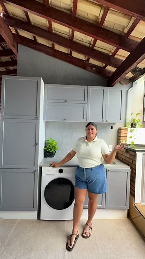 Lavanderia planejada com móveis Linha Vik Madesa: antes e depois