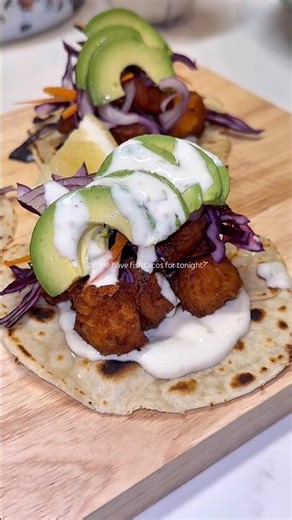 blackened salmon tacos with creamy jalapeño yogurt sauce #food #tacos #foodie #homemadereceipe #fyp