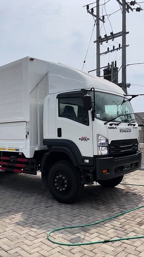 Isuzu FVR P euro 4 Varian Wingbox SKA KAROSERI #skakaroseri#dulureska#gigaisuzu#BALI #hino500#fuso#fy