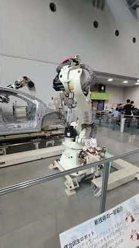 #weldingrobot works on #toyotacars #assamble line (#Kawasaki)
